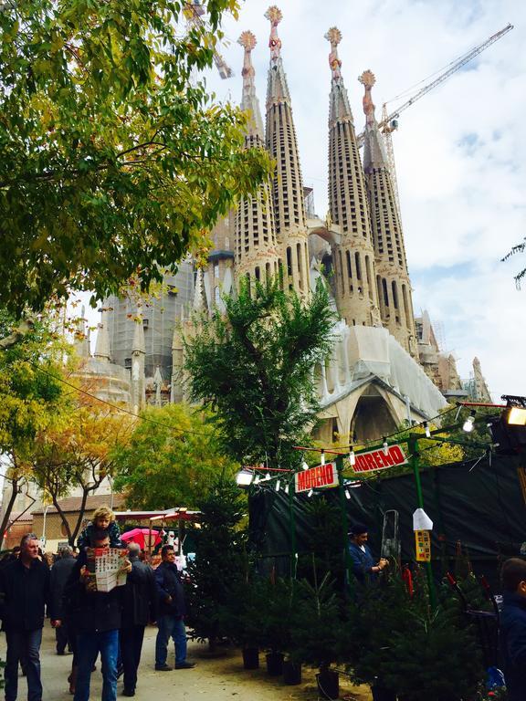 Apartments Barcelona Sagrada Екстер'єр фото