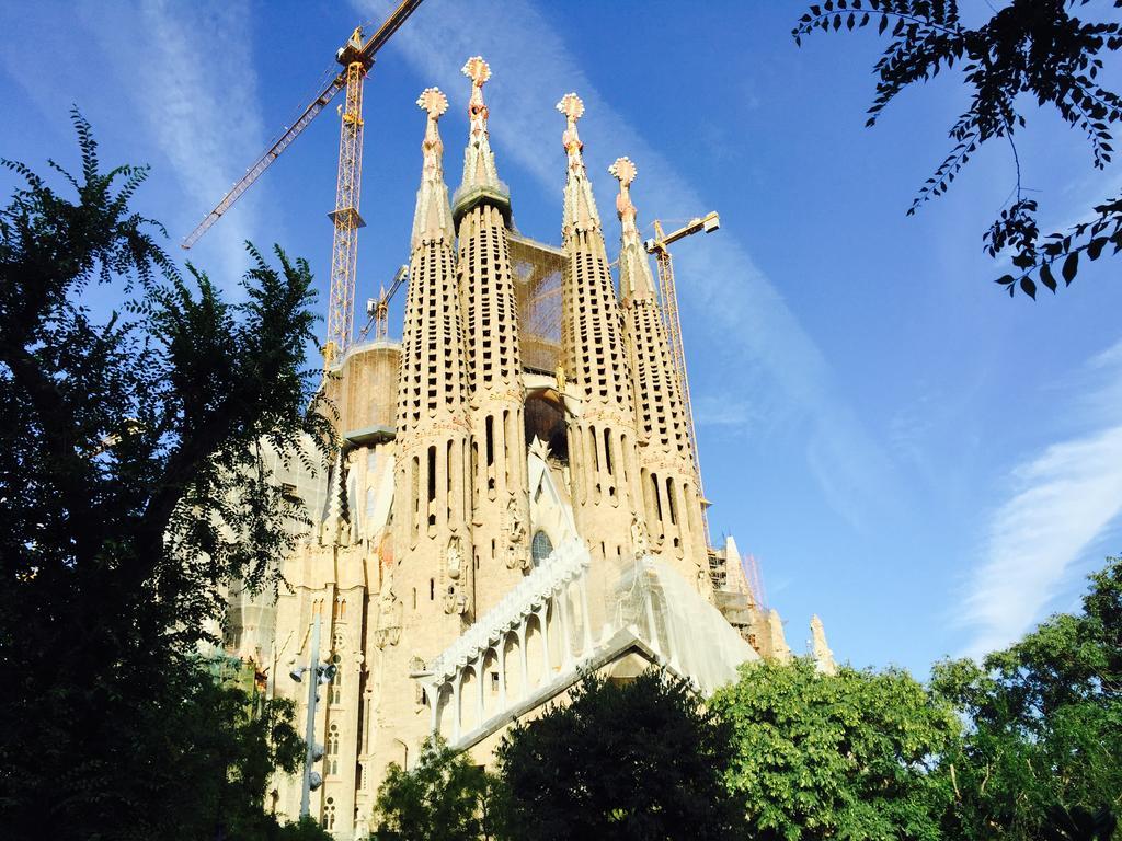 Apartments Barcelona Sagrada Екстер'єр фото